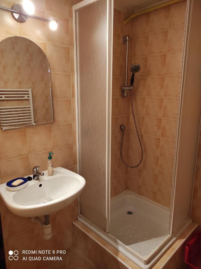 Privat Alma Apartment Nova Lesna Bagian luar foto