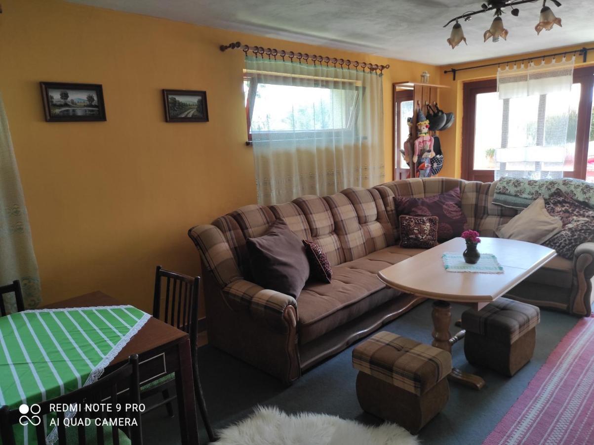 Privat Alma Apartment Nova Lesna Bagian luar foto