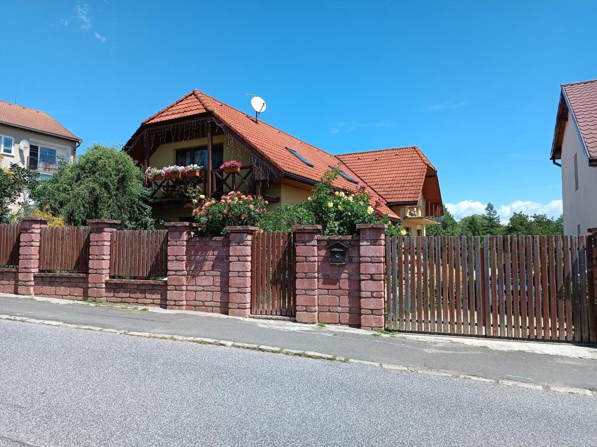 Privat Alma Apartment Nova Lesna Bagian luar foto
